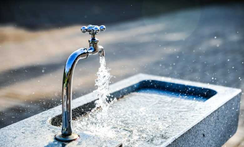 Забруднення води - Причини та Наслідки - Водопостачання та каналізація faucet, sink, tap, nature, tap water, flow, flowing water, fresh water, clean water, wet, splashing, splash, water, fountain, water fountain