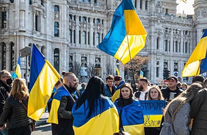 protest, manifestation, flags